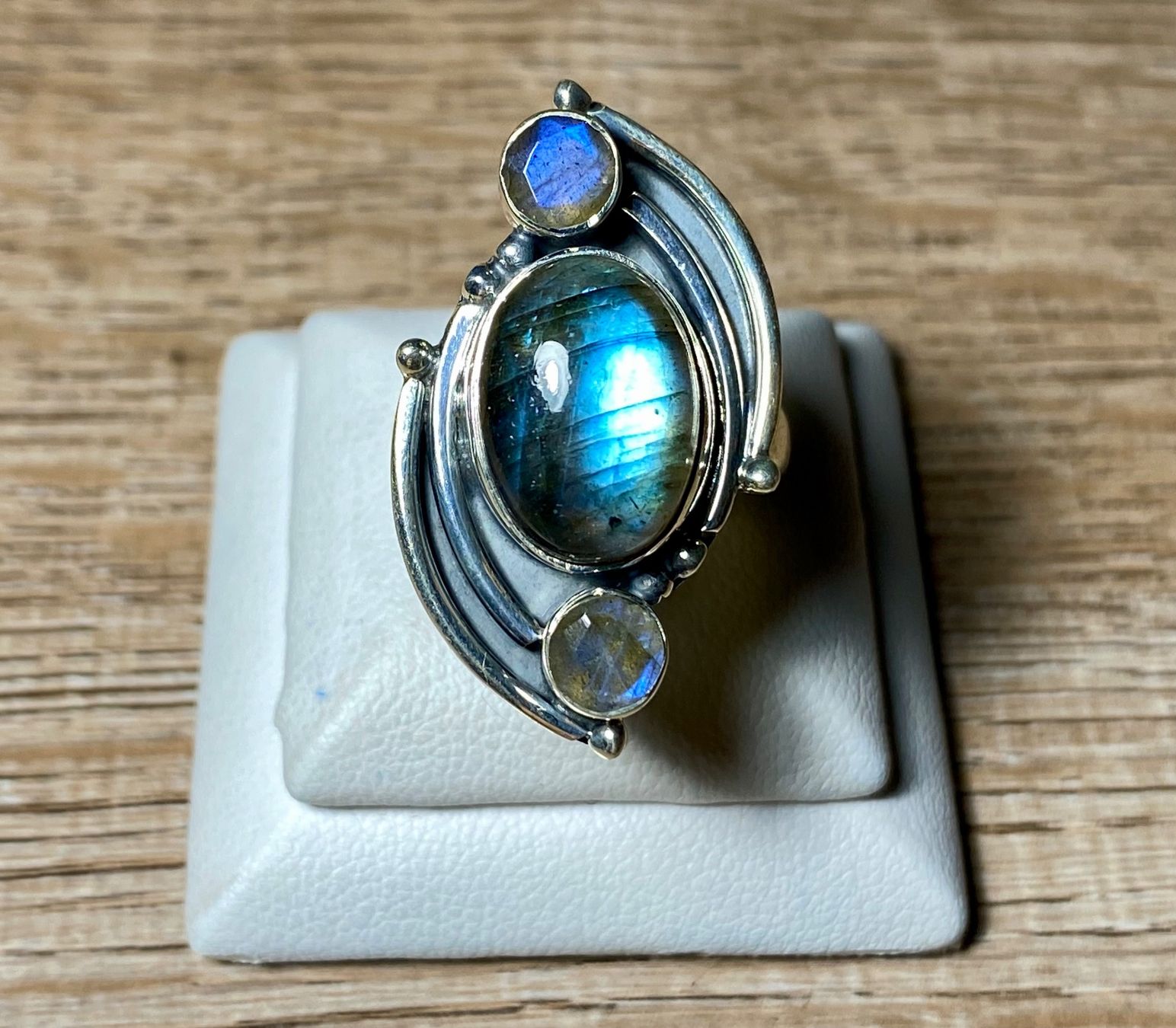 Ringe: kunstvoller Silber(925)ring mit natürlichem Labradorit – Neu und originalverpackt aus Laax von Kiki_Kingdom3