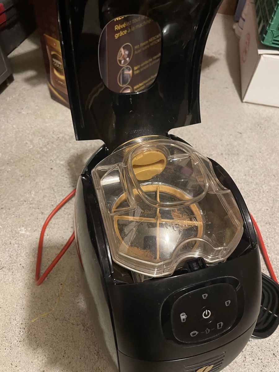 Nescafé Kaffeemaschinen & Espressomaschinen: Nescafe Gold Blend Barista – Defekt aus Rotkreuz von  3