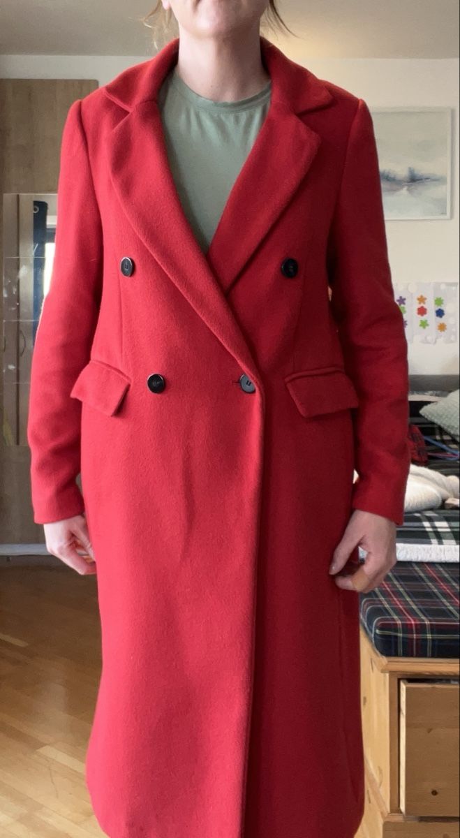 Cappotti: Red Winter Coat - Ladies Size 40 - Excellent Condition – Usato da Umiken venduto da deb_57xk 5