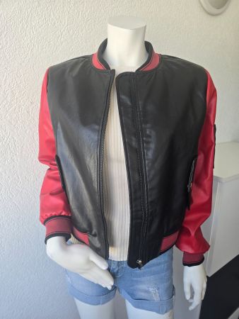 Veste noir manche rouge T-M Neuve