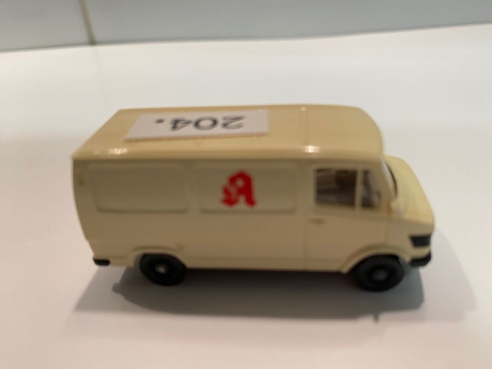 Mercedes-Benz 280-282 Kasten Apotheke  Wiking 1:87 204 1