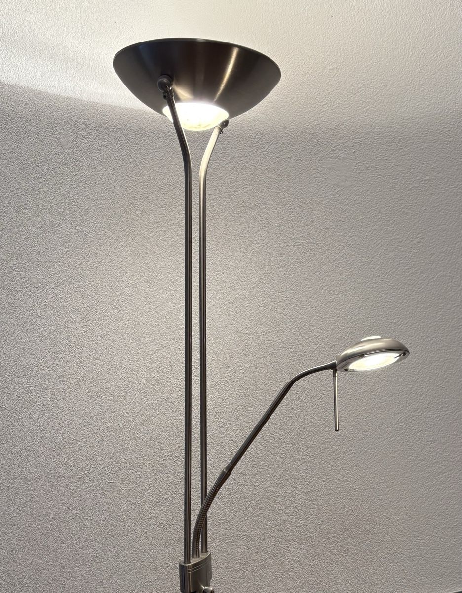Lampade: Schlichte Stehlampe – Usato da Zürich venduto da ens_m6bv