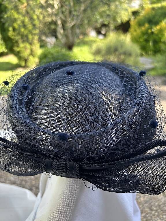 Hüte, Mützen & Caps: Chapeau élégant pour cérémonie – Neu und originalverpackt aus Plan-les-Ouates von Kiss-bodolay 1