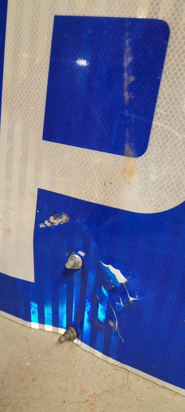 Insegne: Schild Parkplatz P ⛑️ – Difettoso da Goldingen venduto da Guido06 4