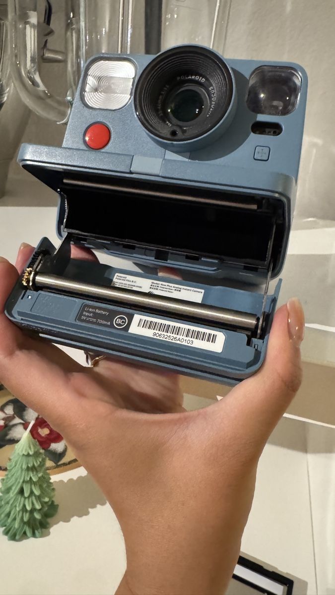 Polaroid Kamera: Polaroid Now+ camera dark blue good condition – Gebraucht aus Zürich von fan_xzf2 1