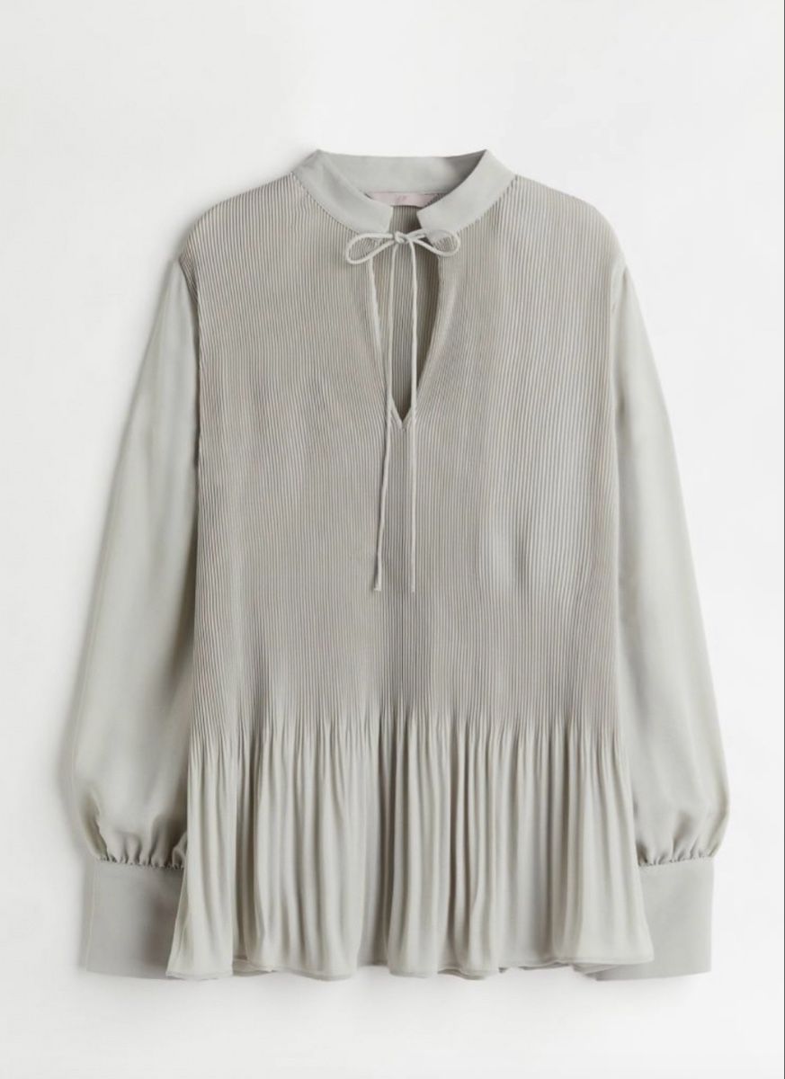 H&M Blusen: Schöne Plissé Bluse Gr. S – Gebraucht aus Zürich von Eb_ 1