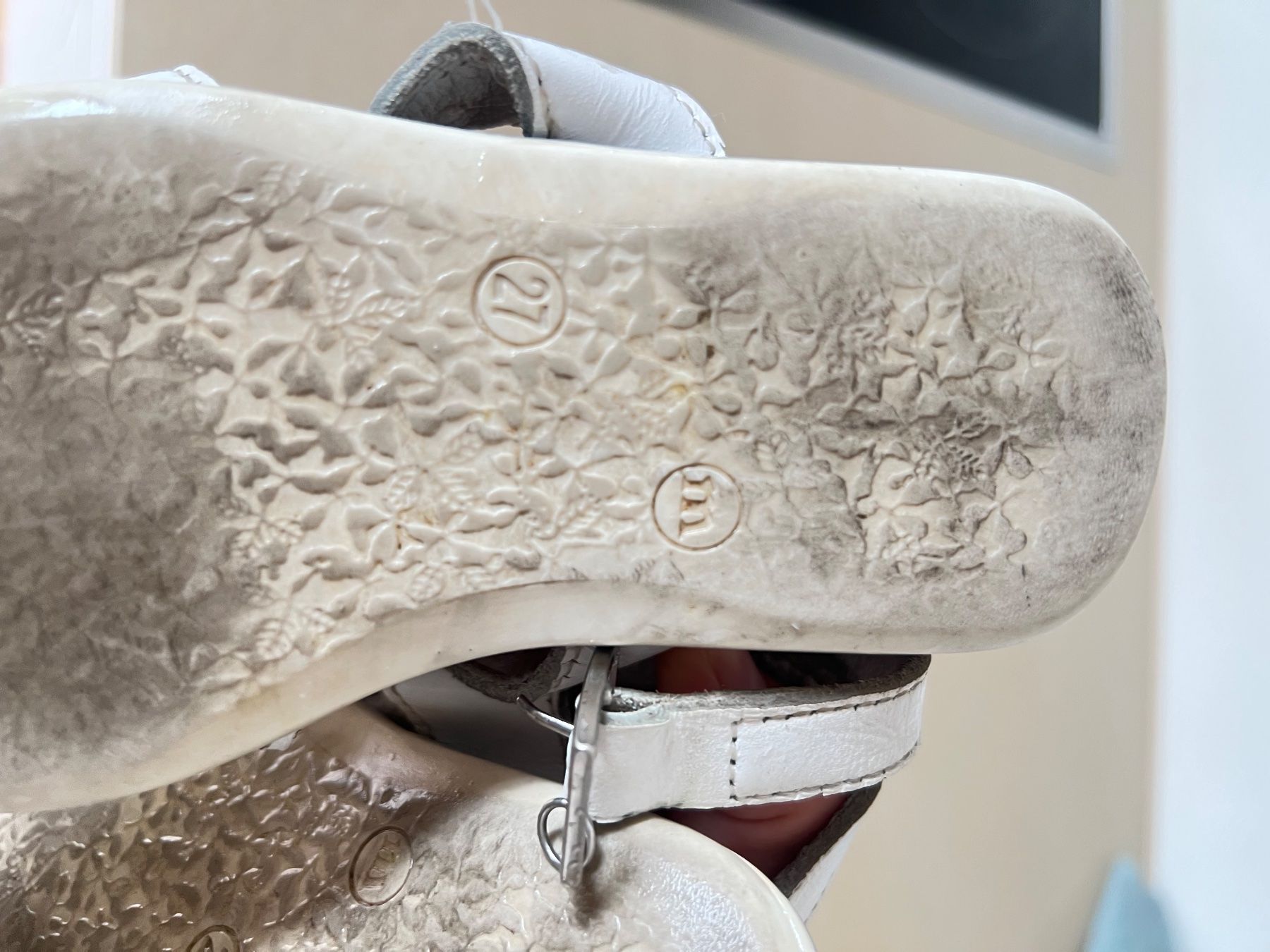 Scarpe per ragazze: Weisse Mädchen Sandalen, Grösse 27 – Usato da Zürich venduto da klily 2