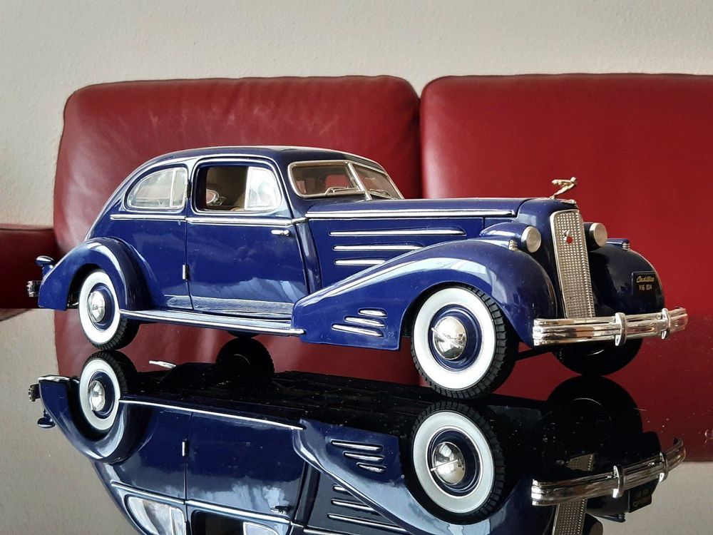 Miniature Cadillac V16 Aerodynamic Coupe 1934 - CMC 1/18 - 51112