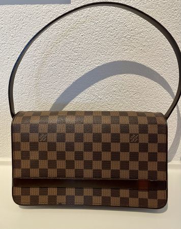Sac Louis Vuitton, modèle Tribeca, authentique!