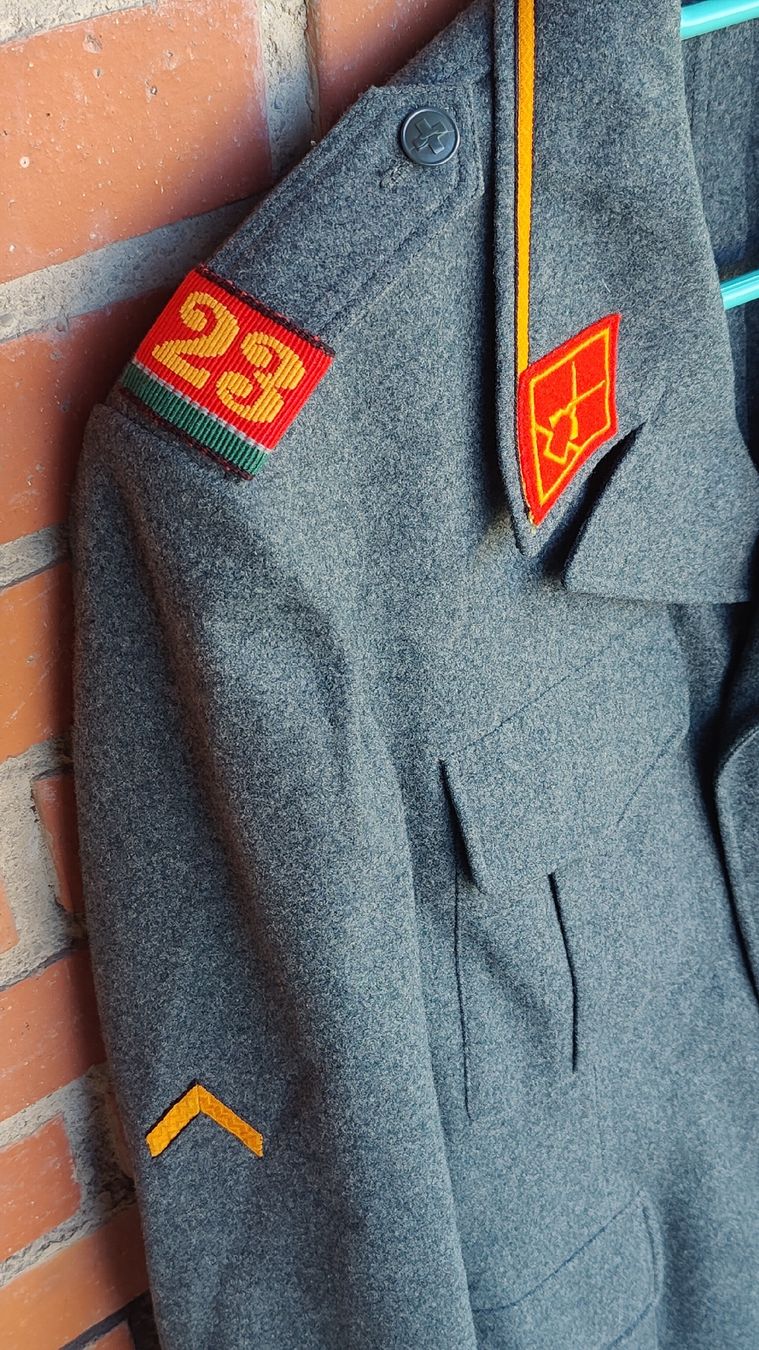 Armée suisse Uniformes: Schweizer Armee Uniform Jacke (L28) – D'occasion à Neuenhof par bro_9zsg 2