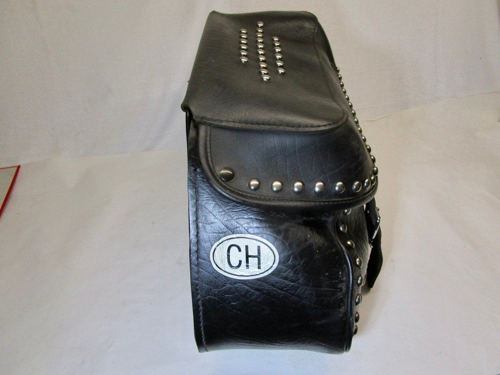 Harley-Davidson Tutti i ricambio per moto: Harley Satteltasche rechts 90477-00 – Usato da Trimmis venduto da hajaho 2