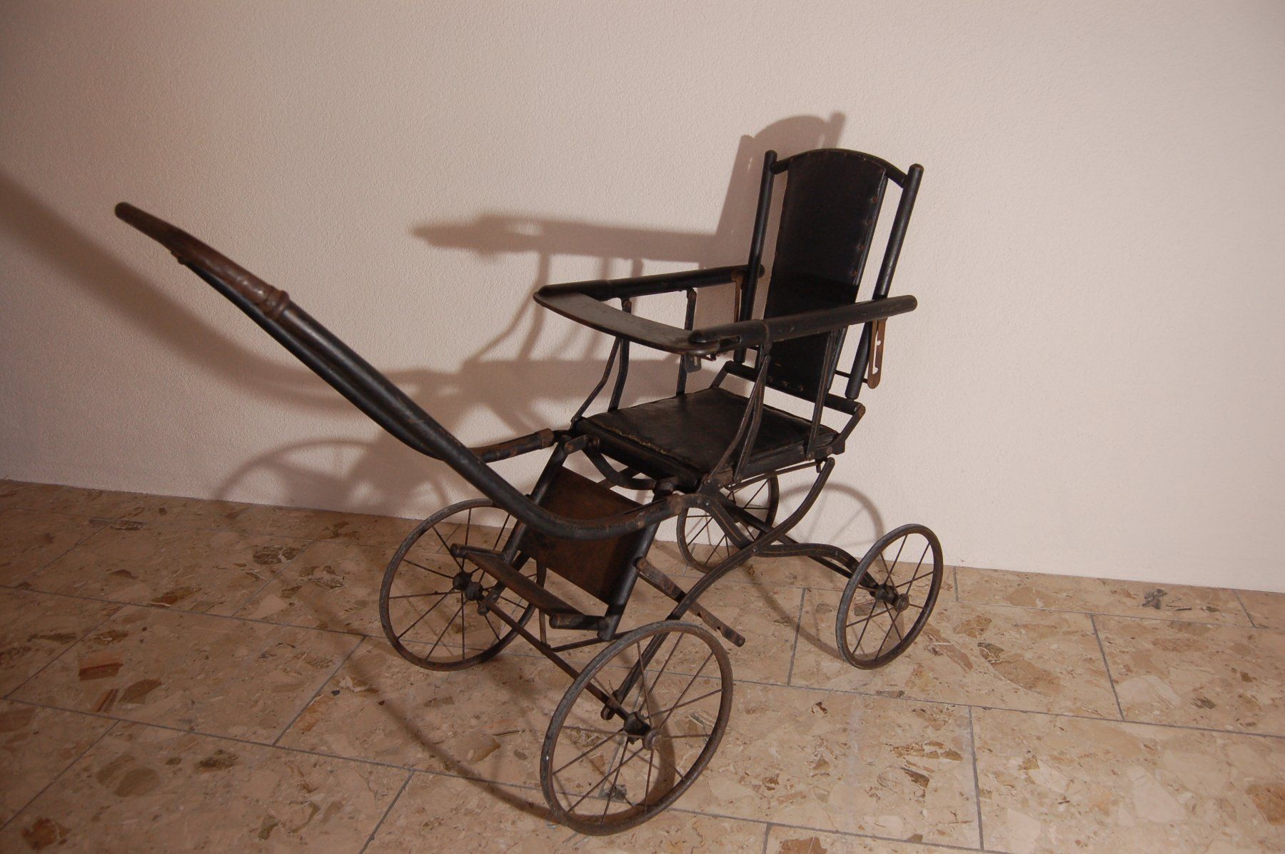 Kinderwagen: Antiker Kinderwagen – Gebraucht aus Bauma von Dampf63