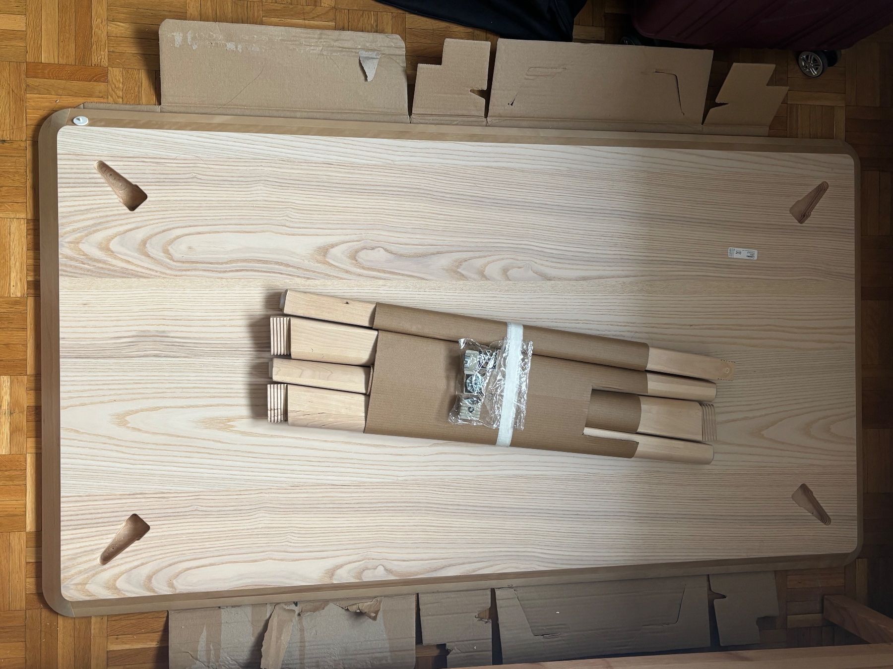 Ikea Tische: IKEA LISABO Table - Ash Veneer, 140x78 cm – Gebraucht aus Ecublens VD von miranbuy 1