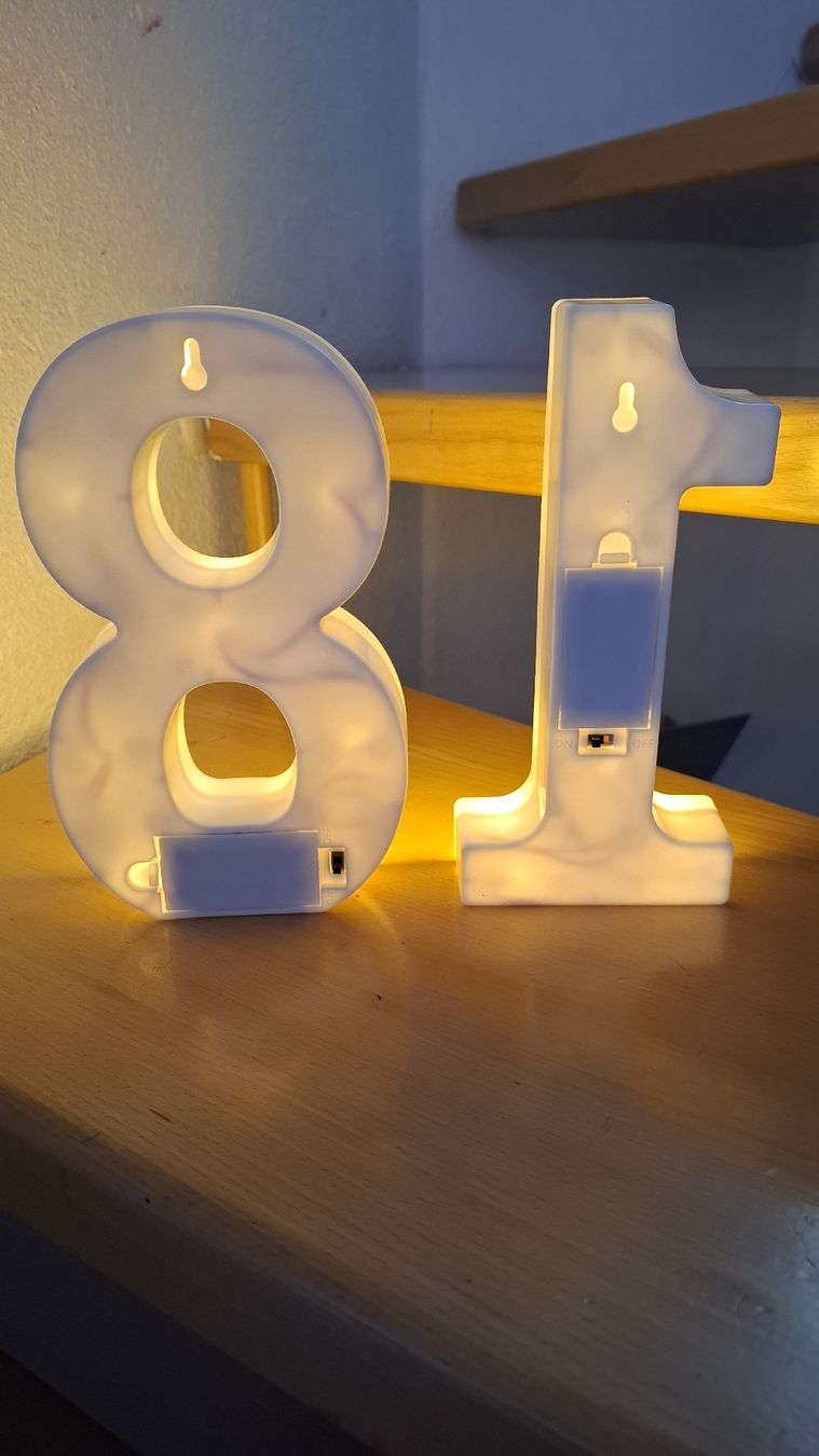Tutte le decorazioni: Leuchtbuchstaben Deko 18 – Usato da Balzers venduto da mackfose 1