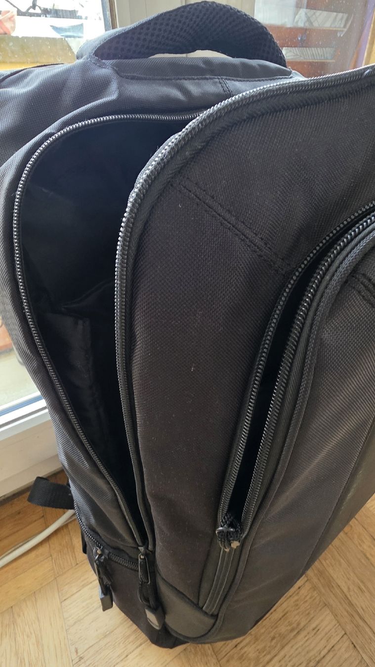 Zaini: Sac à dos ASUS pour PC portable/gaming – Usato da Yverdon-les-Bains venduto da van_dq65 9
