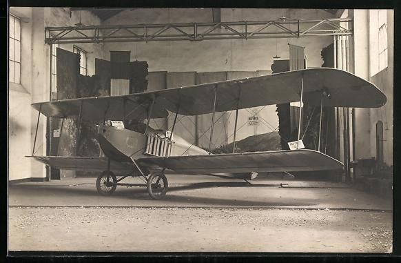 Ansichtskarten: AK Flugzeug in einer Halle – Gebraucht aus Berlin von bartko-reher