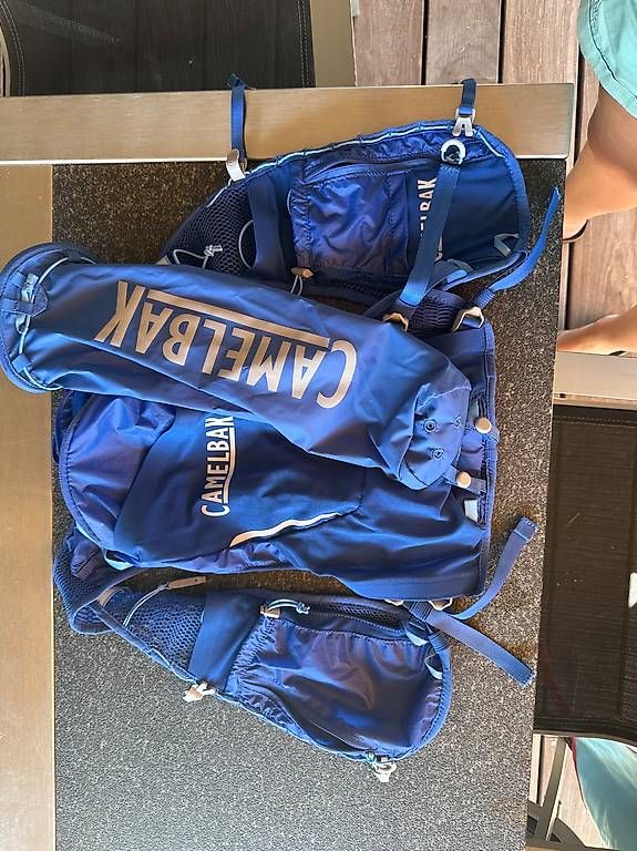 Camelbak Sacs à dos: Sac Trail Camelbak Zéphyr Pro – Neuf (Voir description) à Courgevaux par ben_dyc9 1
