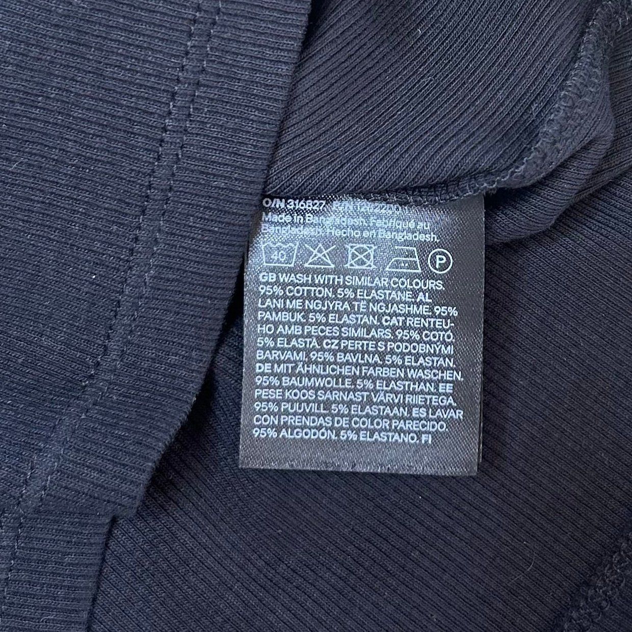 H&M T-shirt: H&M Off-the-Shoulder T-Shirt – Nuovo (secondo la descrizione) da St. Gallen venduto da look-twice 4