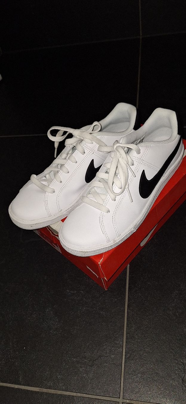 Scarpe da uomo: Nike, court royale – Nuovo (secondo la descrizione) da Zürich venduto da Sibili