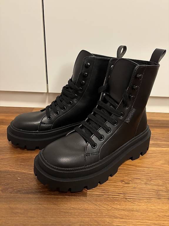 Superga Scarpe da donna: Superga Boots Vegan Material - Gr. 36 – Nuovo (secondo la descrizione) da Zürich venduto da FedeSara