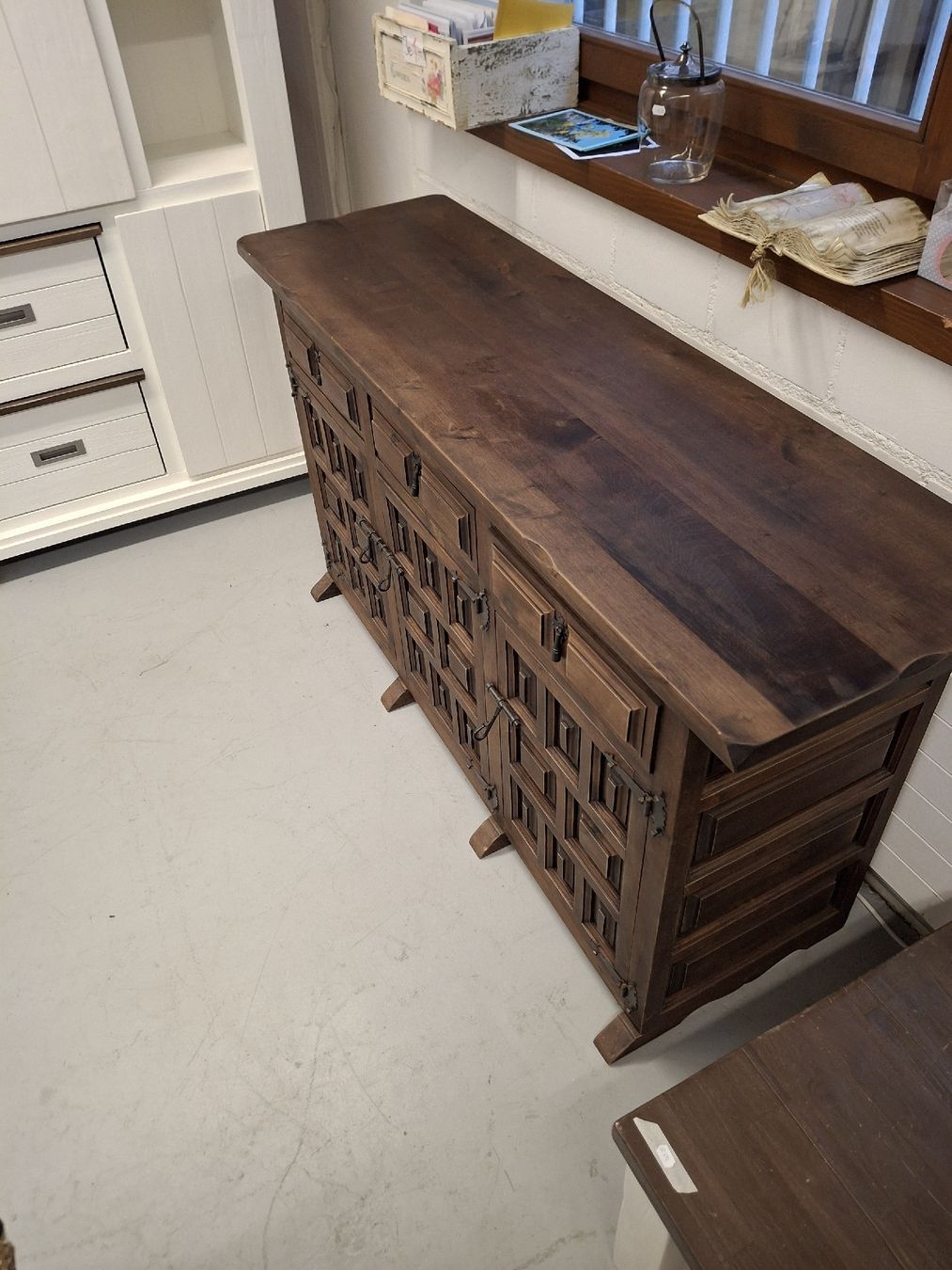 Kommoden: Schöne Spanische Anrichte / Sideboard / Kommode – Gebraucht aus Fislisbach von  2