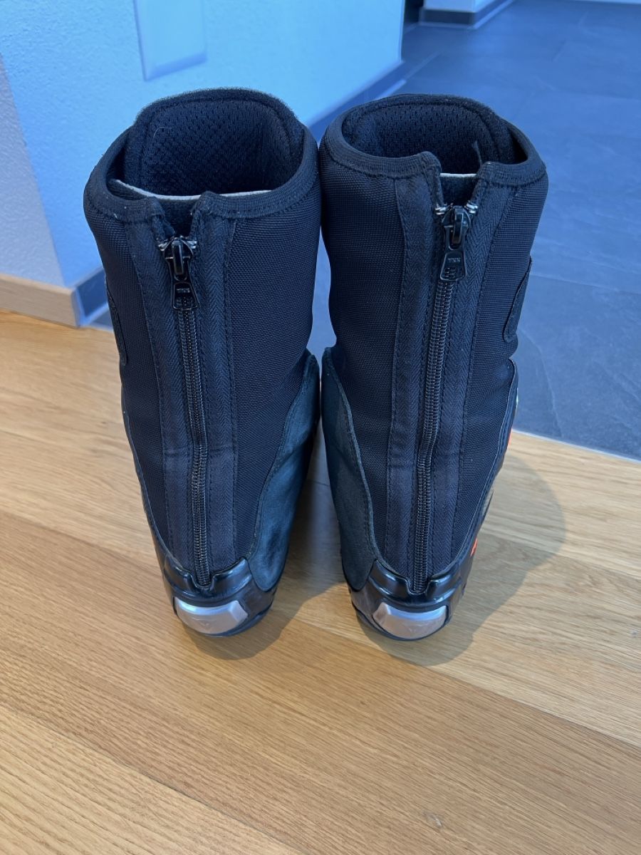 Scarpe da uomo: Dainese Axial D1 Grösse 42 – Usato da Rüeggisberg venduto da NVisuals 3