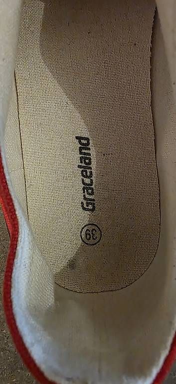Scarpe da donna: "Converse" von Graceland – Usato da Volketswil venduto da JaMiLeAn 4