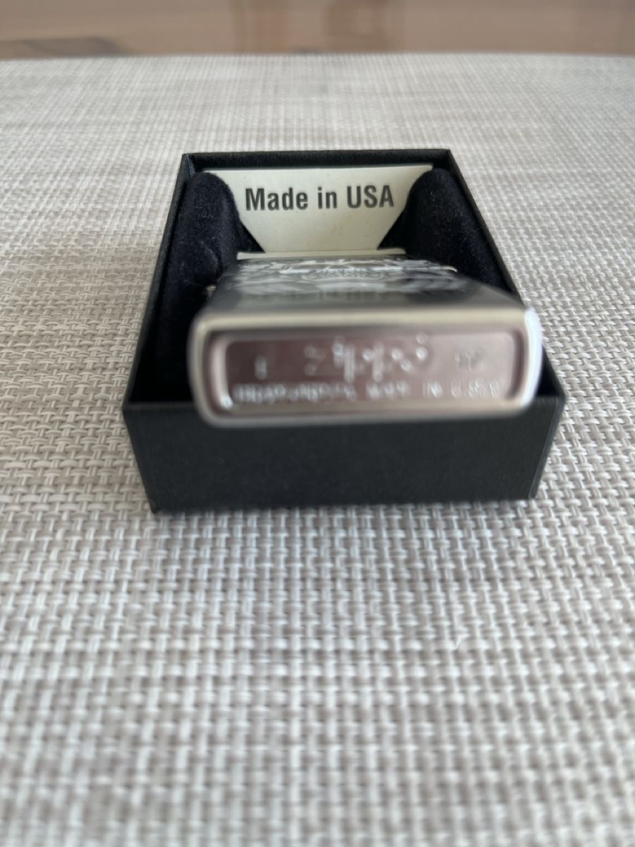 Zippo Accendini: Zippo Feuerzeug Skull Dumbbells – Usato da Bassersdorf venduto da VERO-EN 4