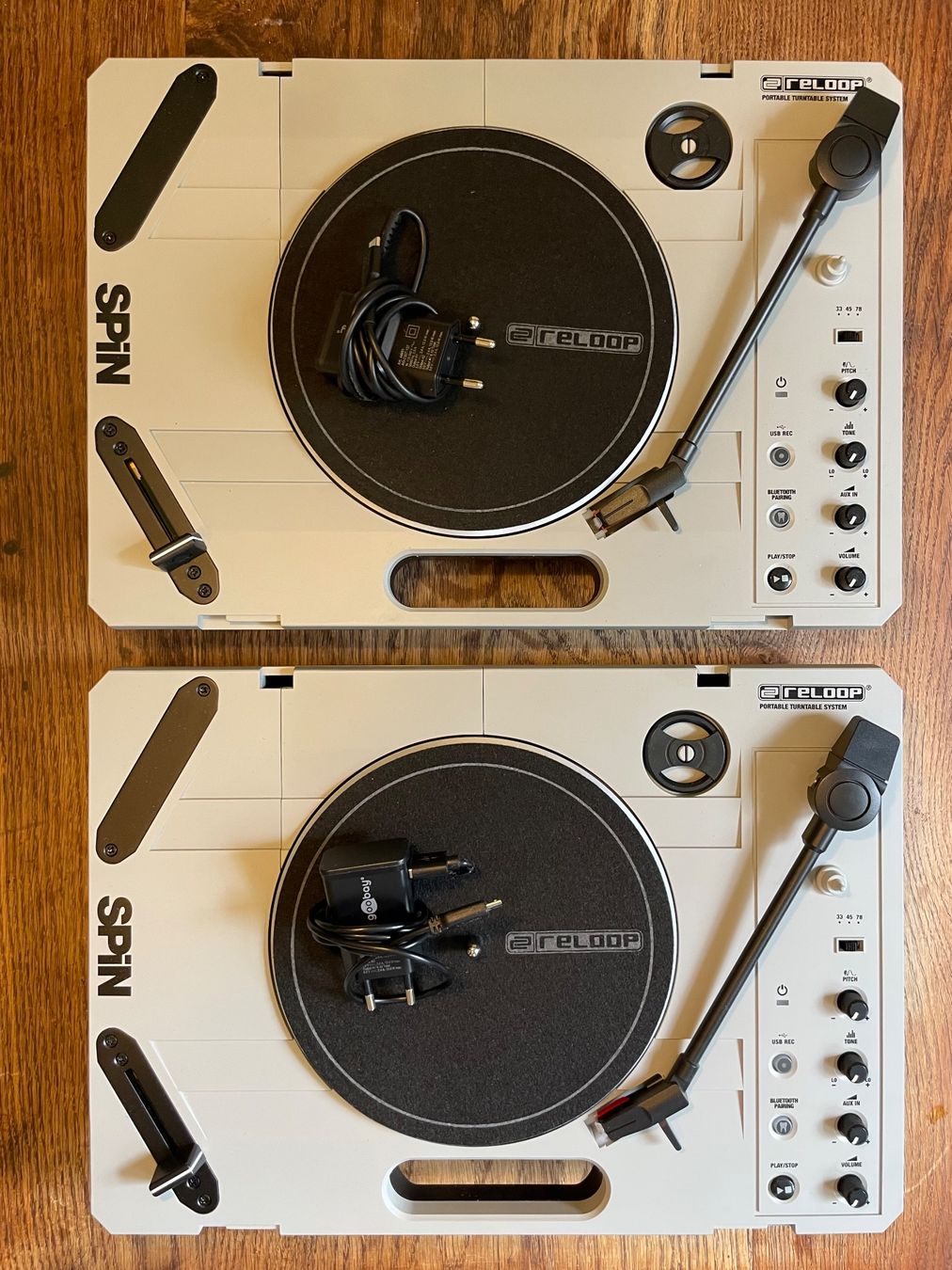 Reloop Plattenspieler: 2 Reloop Spin Portable Turntable Bundle mit 2 Netzteilen – Neu (gemäss Beschreibung) aus Zürich von rob_xz2m