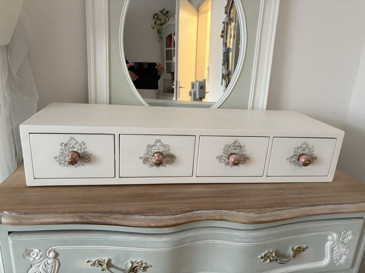 Commodes: Kommode mit 4 schubladen – D'occasion à Zürich par densiee01