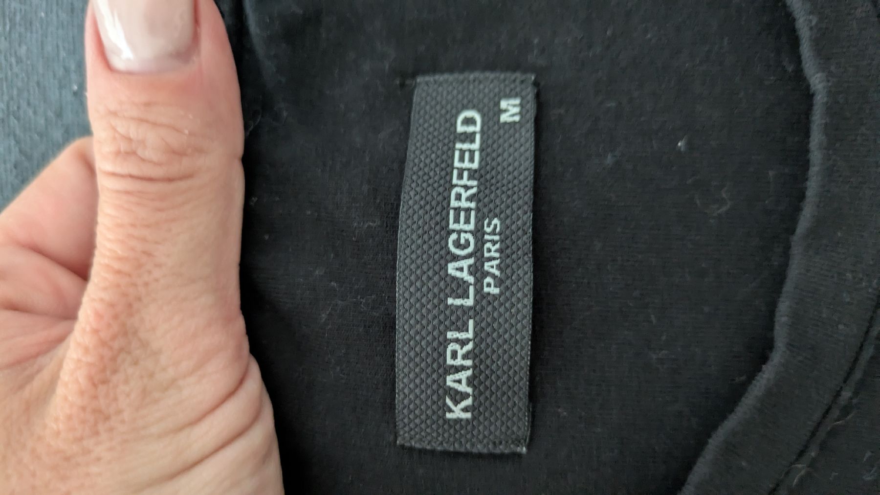 Karl Lagerfeld T-shirt: T-shirt Karl Lagerfeld noir, taille M – Usato da Morens FR venduto da Lolita1802 3
