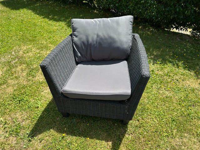 Set di tavolo e panche: Terrassen Lounge / Gartenmöbel – Usato da Oberwil-Lieli venduto da Doriano79 5