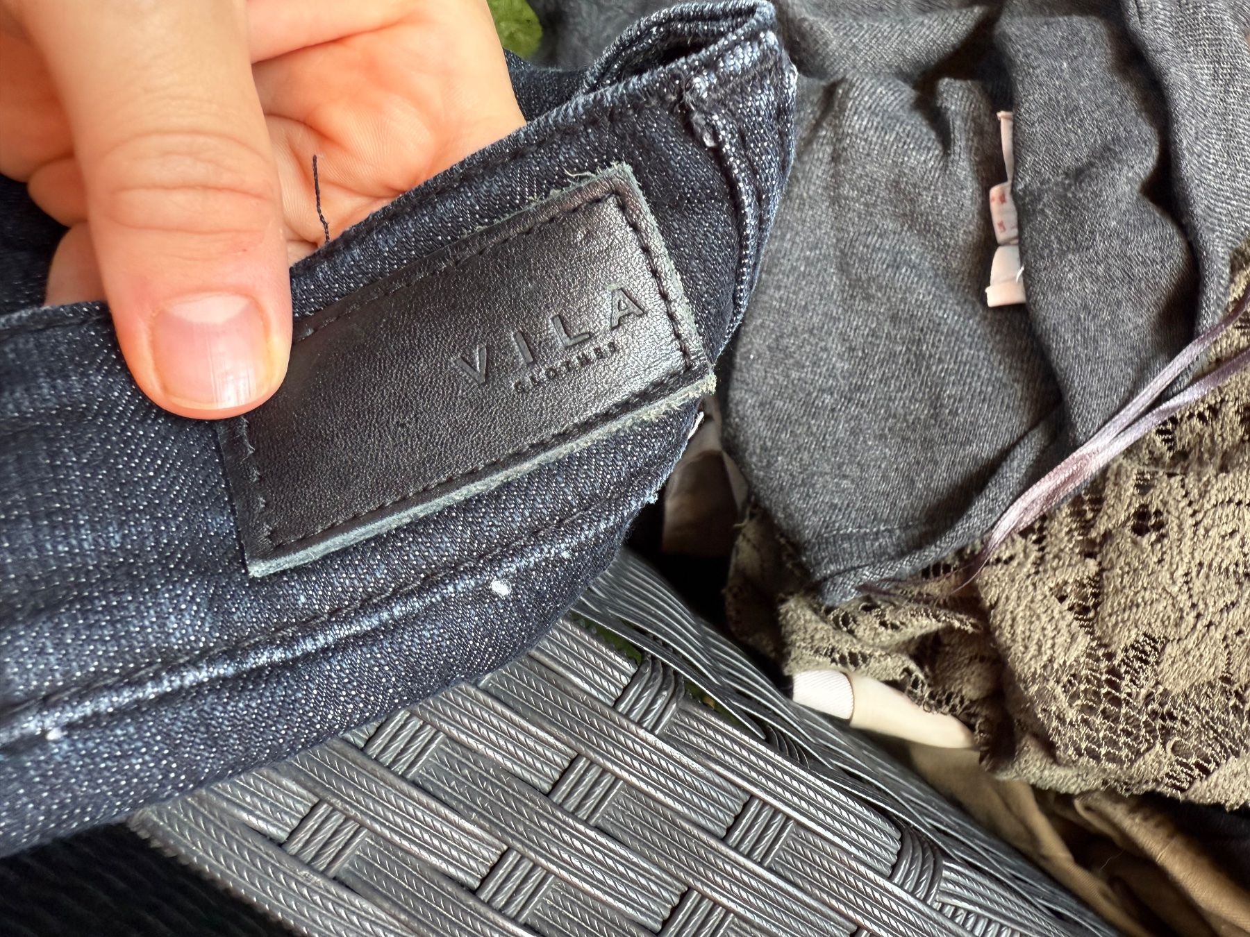 Jeans: Dunkelblaue Damen Jeans, Grösse 36/38 – D'occasion à Riehen par edu_92w7 3