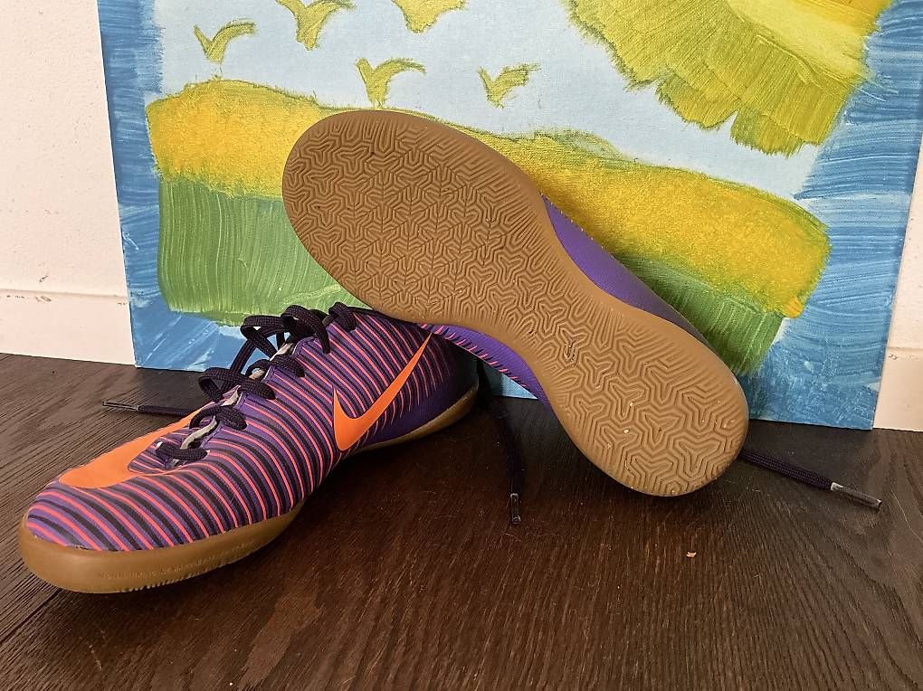 Schuhe für Jungen: Fussballschuhe, Hallenschuh Gr. 33 – Gebraucht aus Schwarzenburg von Franzyska