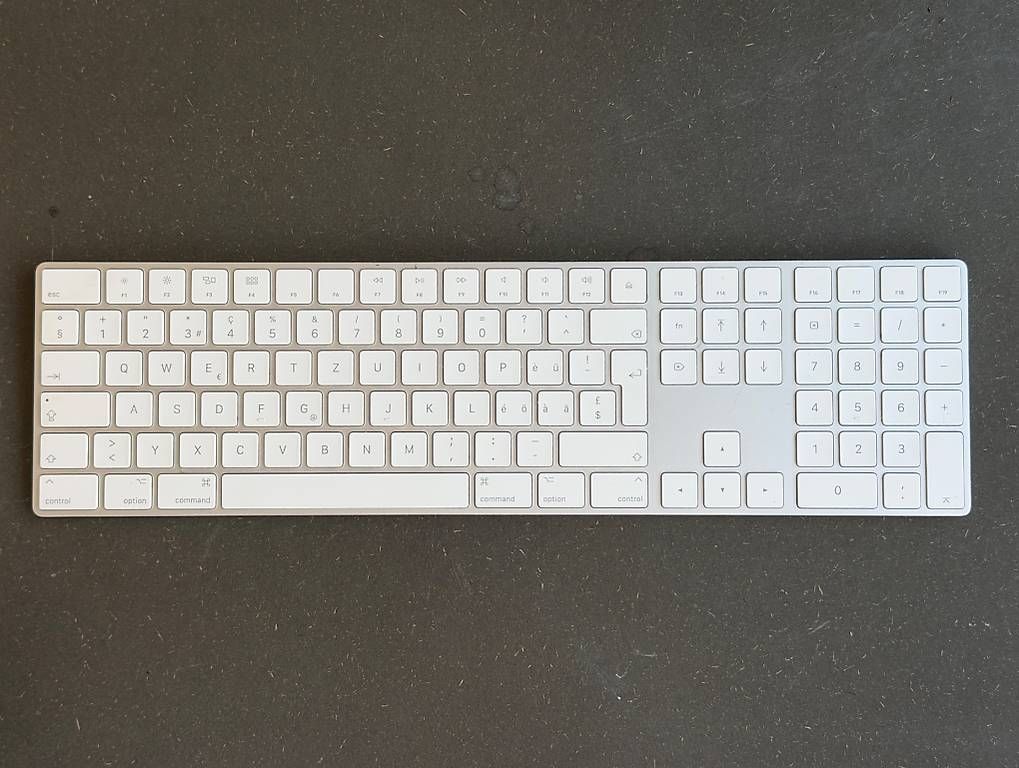 Tastiere: Clavier sans fil Apple avec pavé numérique – Usato da Genève venduto da ale_55x8