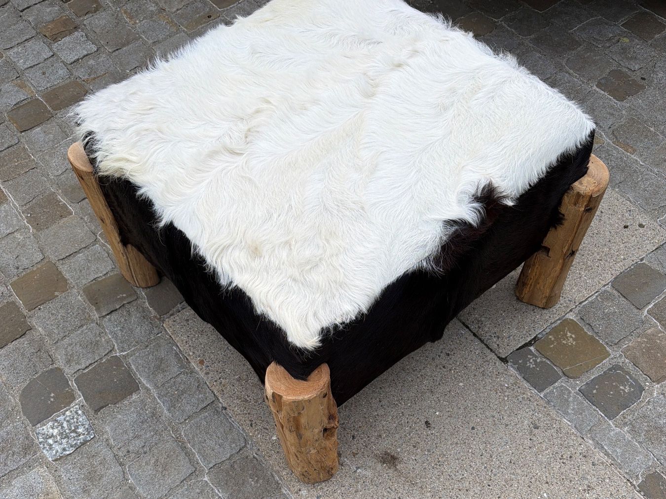 Hocker: Hocker Kuhfell – Gebraucht aus Seengen von phismial 2