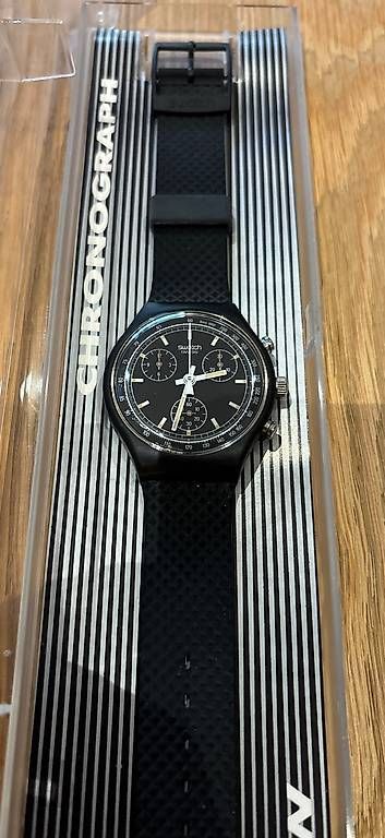 Montres: Swatch vintage chrono Black Friday SCB100 – D'occasion à Lausanne par Blooly 1