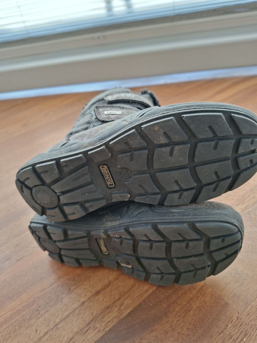 Schuhe für Jungen: Winterschuhe Grösse 33 – Gebraucht aus Thun von SiHoSt 1