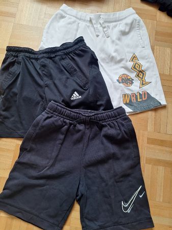 Shorts Set Adidas Nike Kinder Grösse 147 gebrauchter Zustand