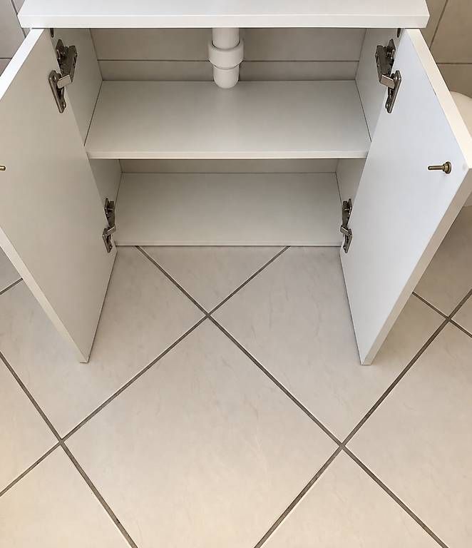 Badezimmermöbel: Badezimmer Lavabo Möbel – Gebraucht aus Wädenswil von Itna 1