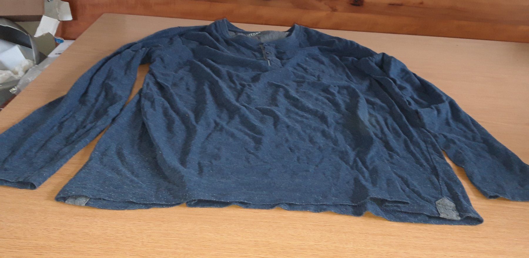 T-shirt: Herrenshirt – Usato da wolfertswil venduto da februartag