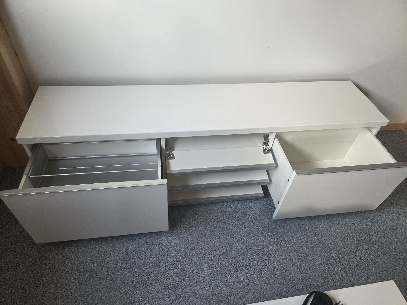Ikea TV Möbel: TV Möbel - weiss - Ikea - top Zustand! – Gebraucht aus Bassersdorf von Buzzurro 2