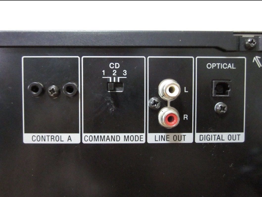 Sony Systèmes audio & multimédias: Lettore CD SONY CDP-CX153 100 CD Changer con telecomando – D'occasion à Arosio par mg7_j2j8 4