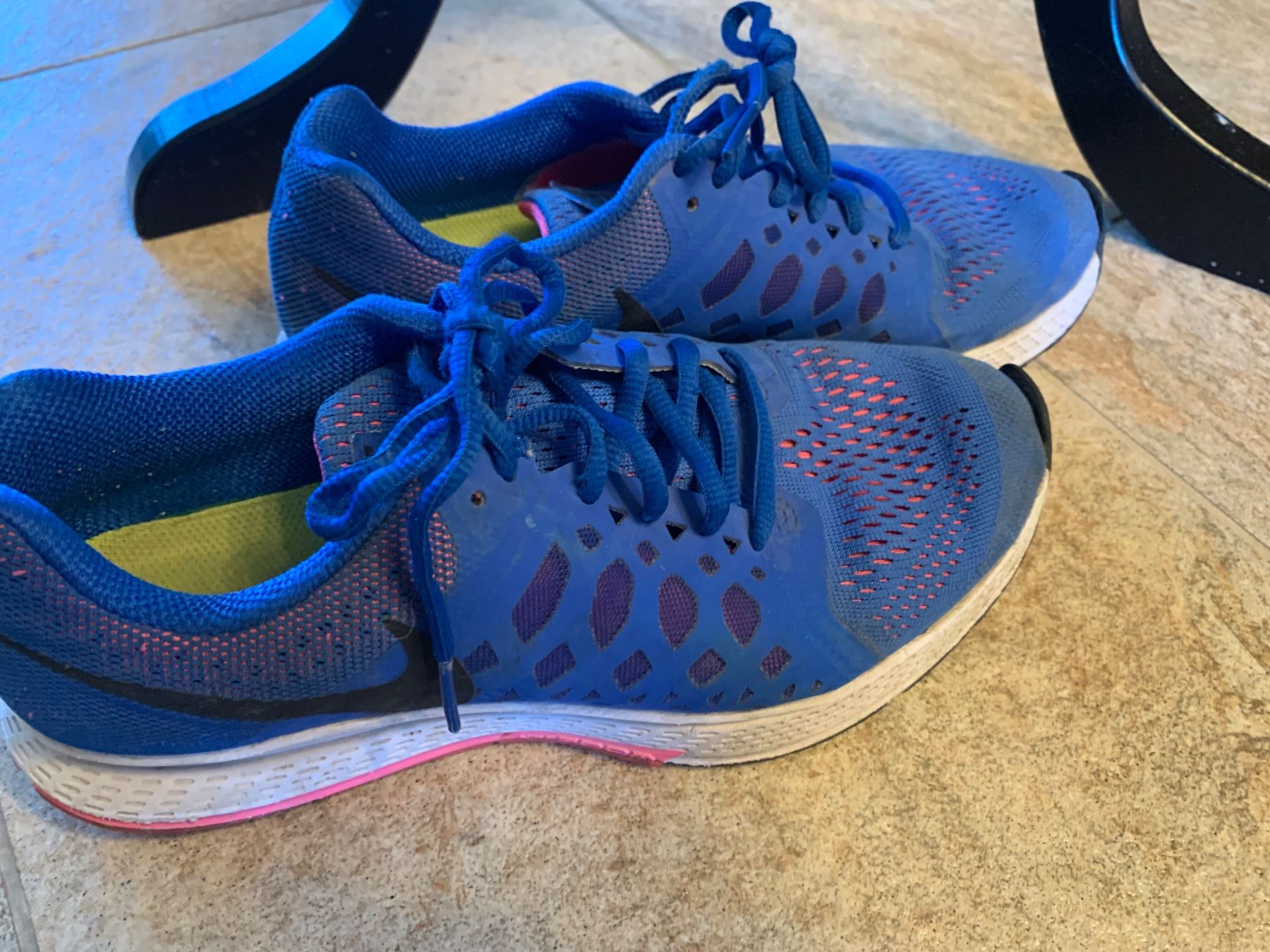 Nike Chaussures femmes: Nike 38 – D'occasion à Rochefort par runeii