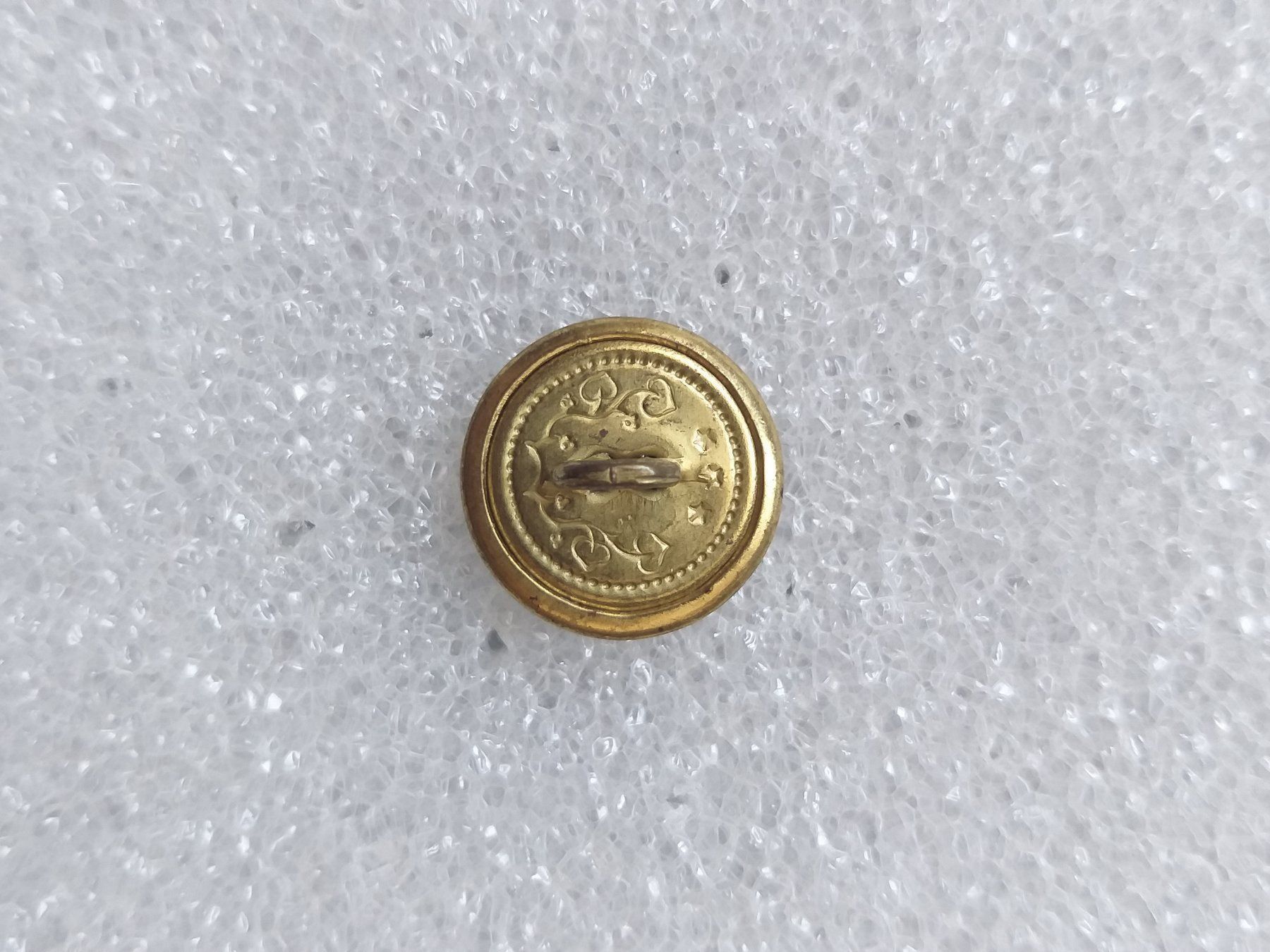 Attrezzatura & Pezzi di ricambio: Uniformknopf 15 mm Tschechoslowakei Gold – Usato da Bauma venduto da SwissMilitaria 1
