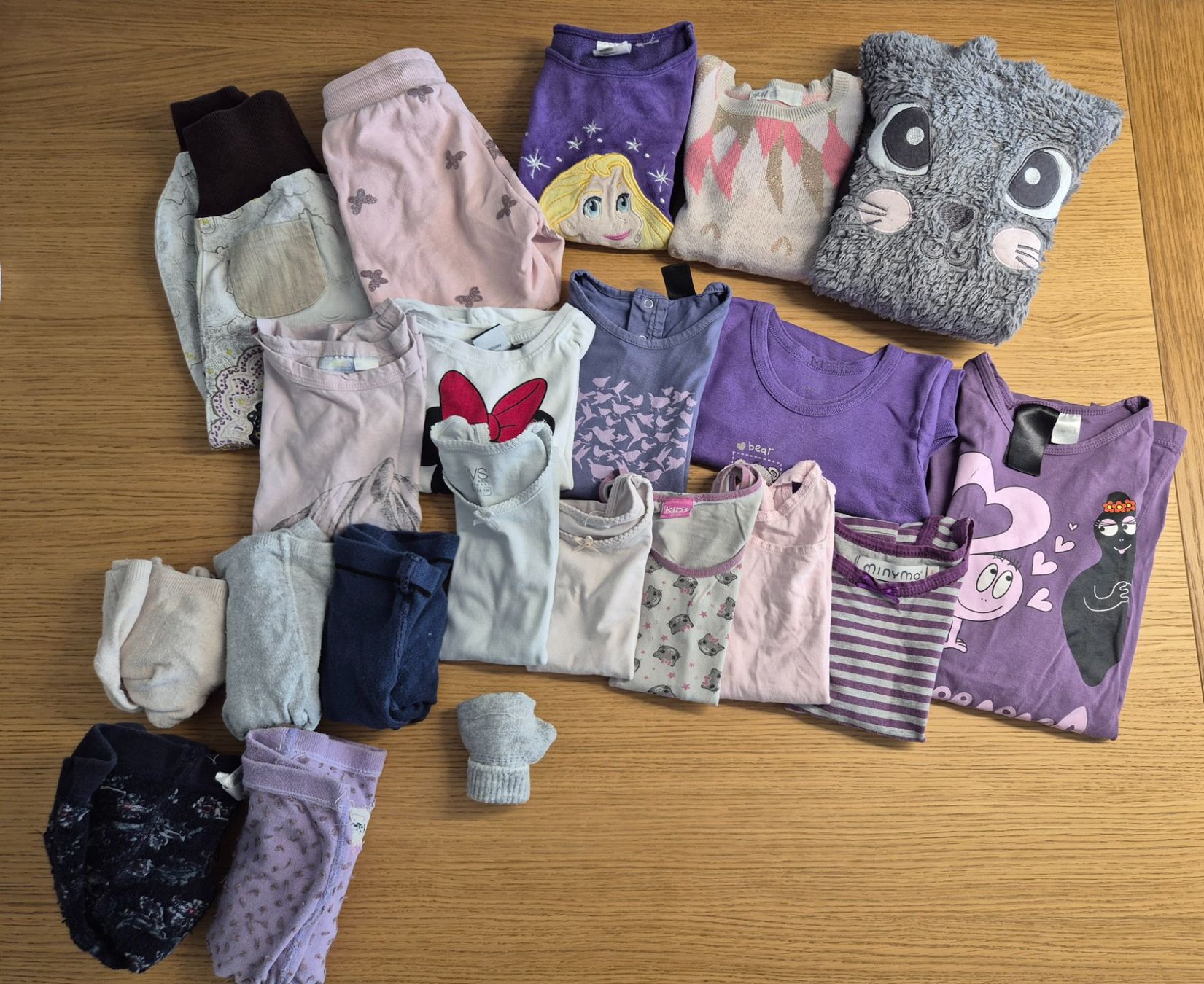 Lotti & Set di vestiti: Mädchen Kleider Paket 2, 21 Teile, Winter, Grösse 98 – Usato da Menzingen venduto da bostit69