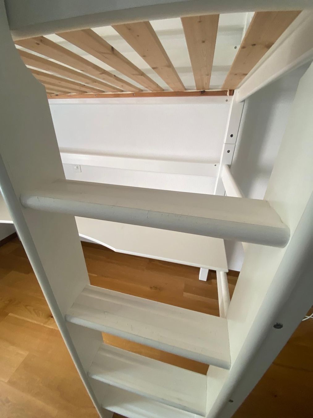 Pfister Letti: Hoppekids Hochbett mit integriertem Schreibtisch – Usato da Puidoux venduto da Pelerin21 5