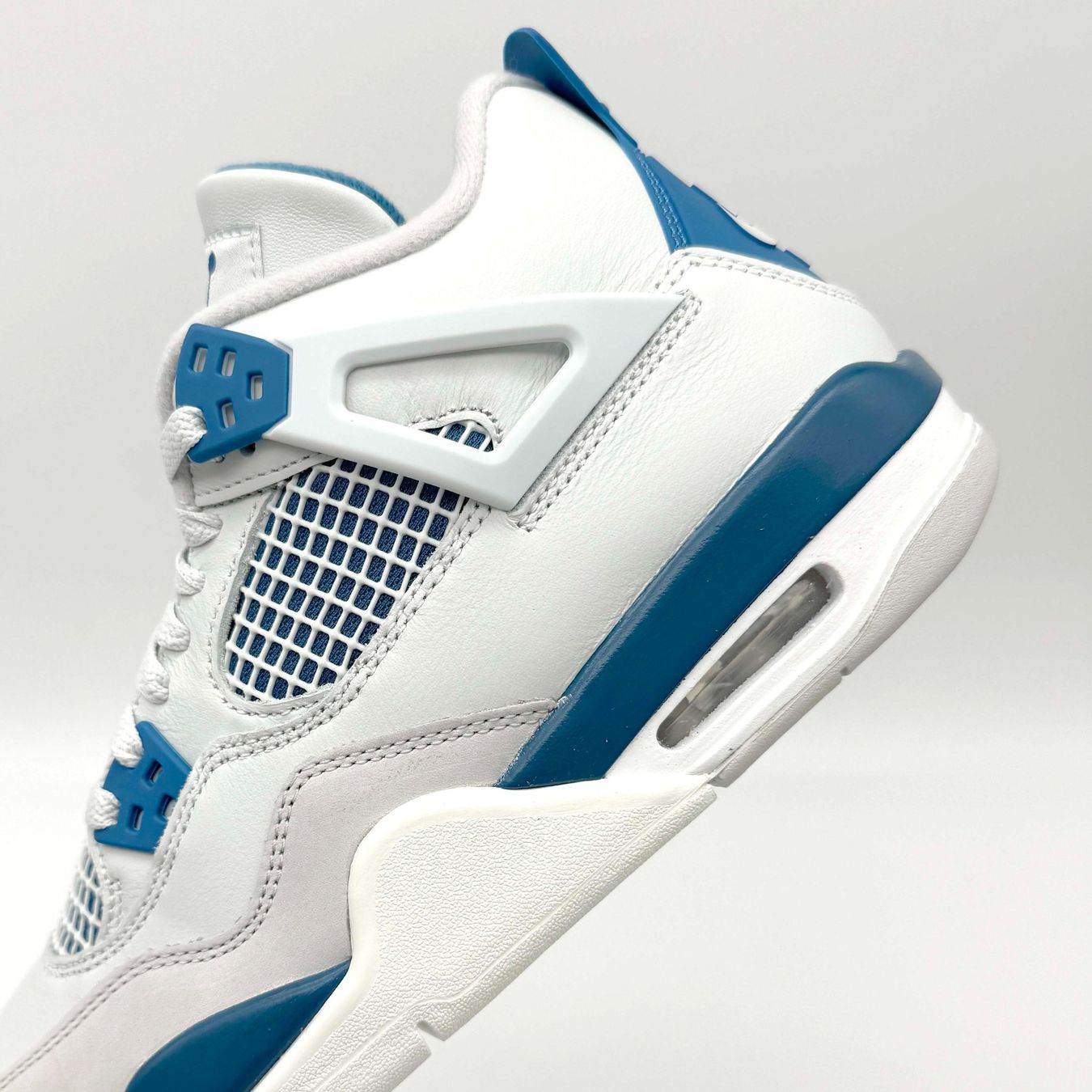 Jordan Scarpe da uomo: Jordan 4 Retro Military Blue EU 40.5 – Nuovo e nell'imballaggio originale da Buochs venduto da MW_Sneakergoods 1