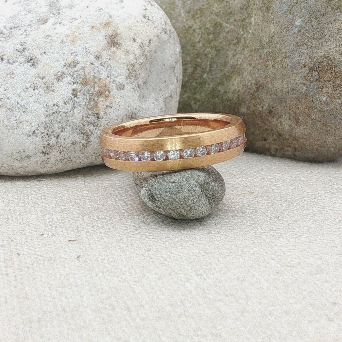 Olga Ribler Anelli: Edelstahl Eternity Ring by Olga Ribler Ringgrösse 57 – Nuovo (secondo la descrizione) da Luzern venduto da Schmuckoutlet 4