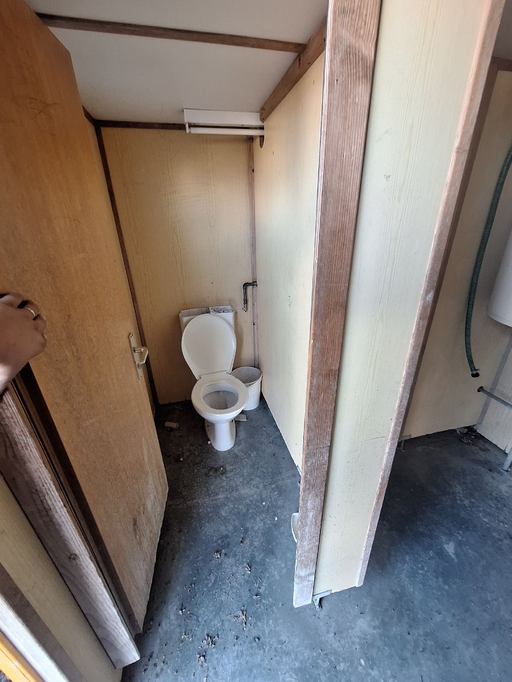 Contenitori edile: à vendre container toilette  – Usato da Troistorrents venduto da Marie_anna_vs 2